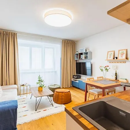 Tranquil Haven: Old Town Proximity * Bratislava