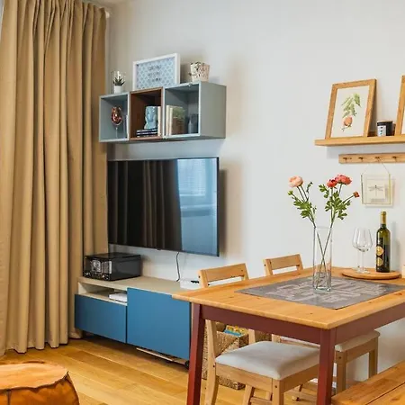 Tranquil Haven: Old Town Proximity Μπρατισλάβα