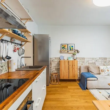 Apartment Tranquil Haven: Old Town Proximity