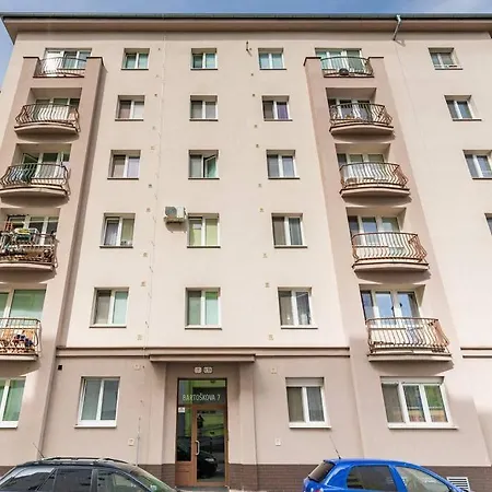 Апартаменты Tranquil Haven: Old Town Proximity Братислава