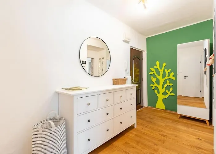 Tranquil Haven: Old Town Proximity Apartament *