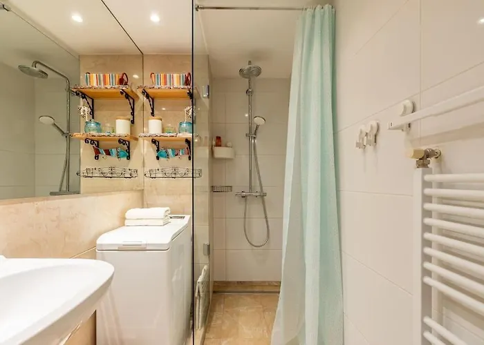 Apartament Tranquil Haven: Old Town Proximity *