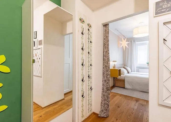 Tranquil Haven: Old Town Proximity *